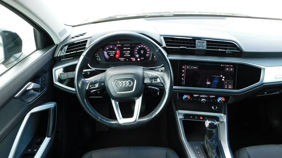 AUDI Q3 -