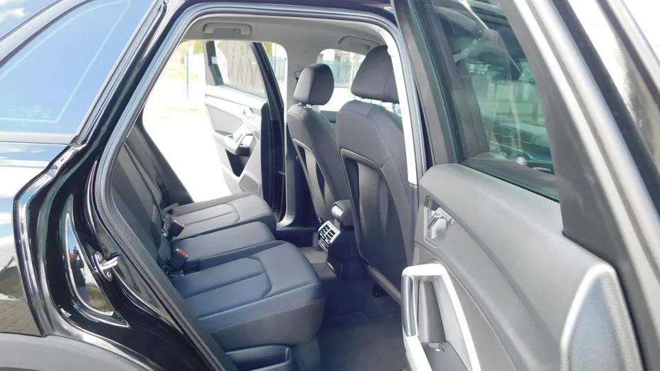 AUDI Q3 -