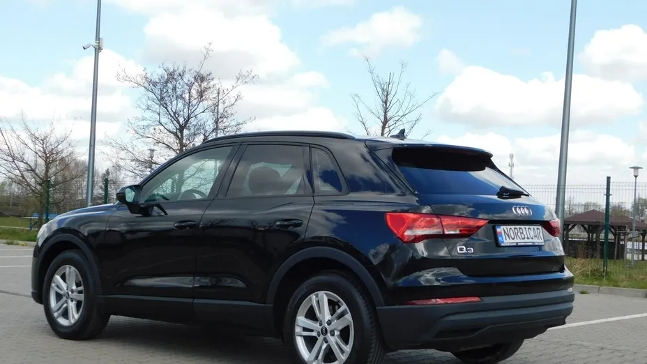AUDI Q3 -
