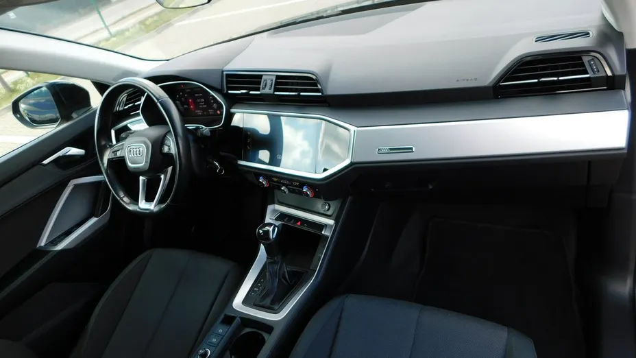 AUDI Q3 -