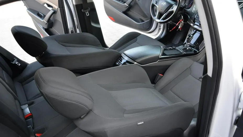 HYUNDAI i40 -