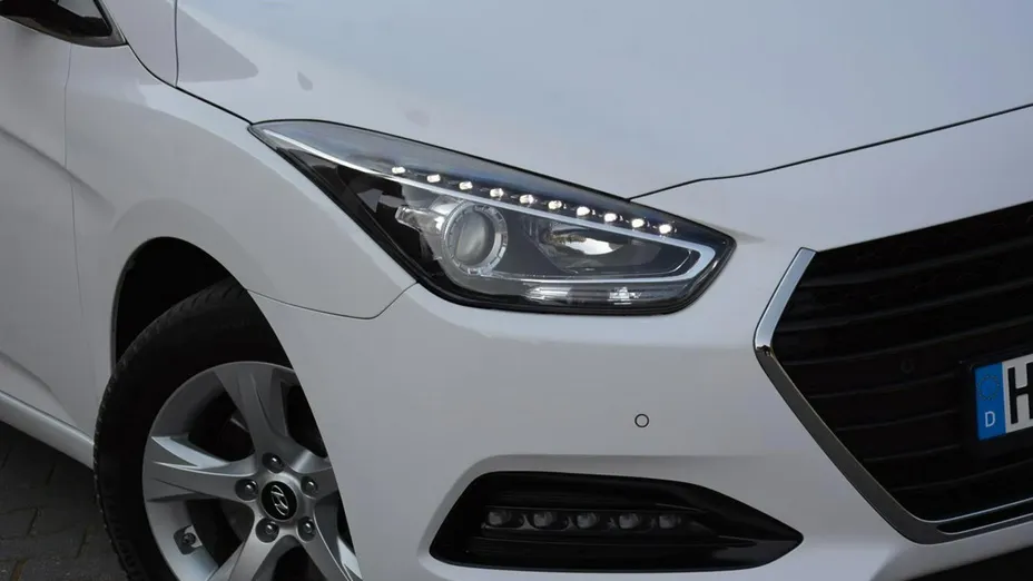 HYUNDAI i40 -