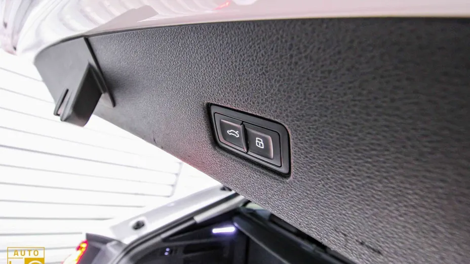 AUDI Q8 -