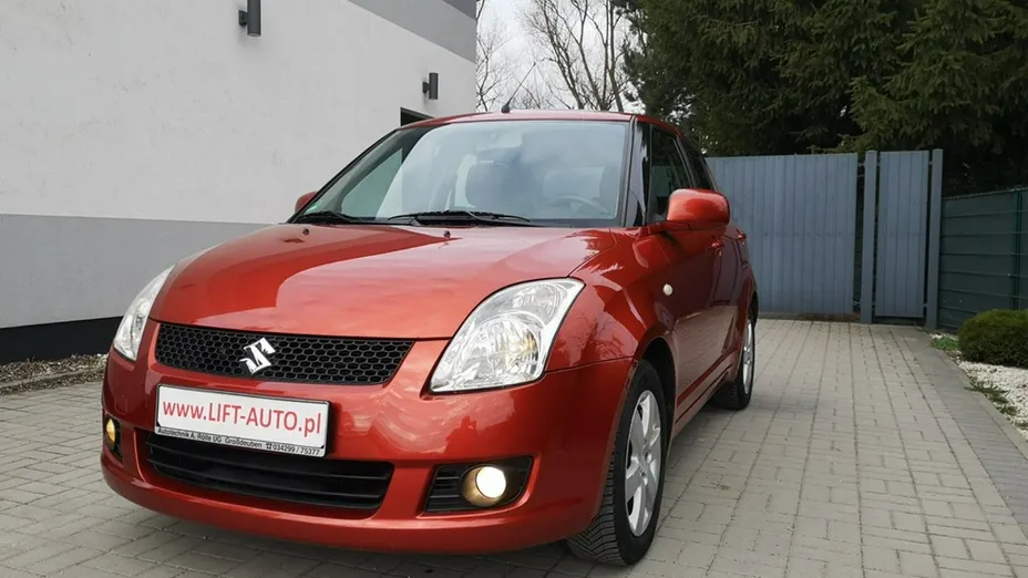 SUZUKI Swift -