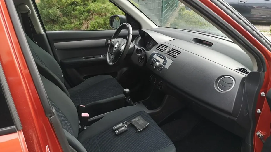 SUZUKI Swift -