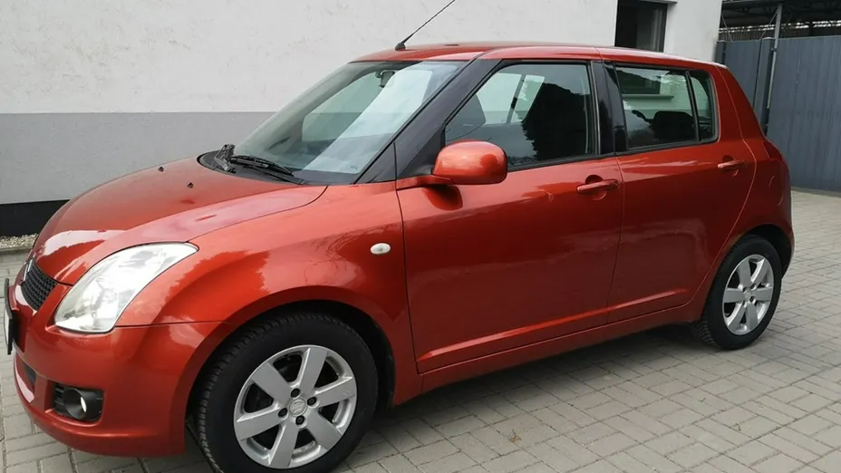SUZUKI Swift -