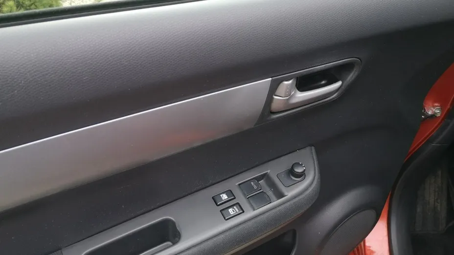 SUZUKI Swift -