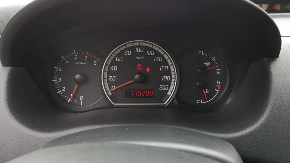 SUZUKI Swift -