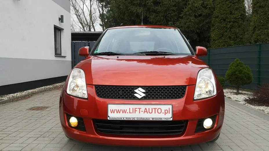 SUZUKI Swift -