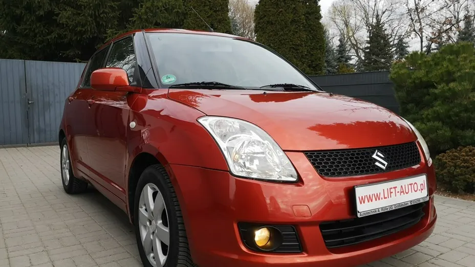 SUZUKI Swift -