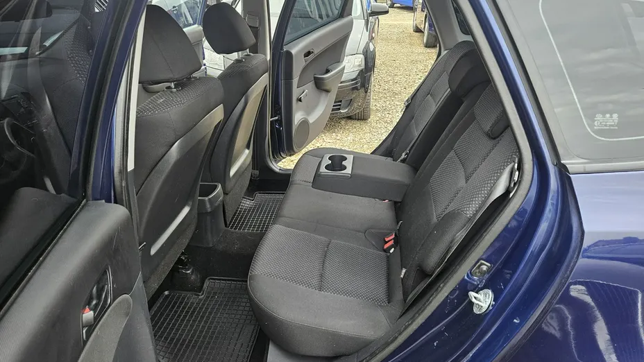 HYUNDAI i30 -