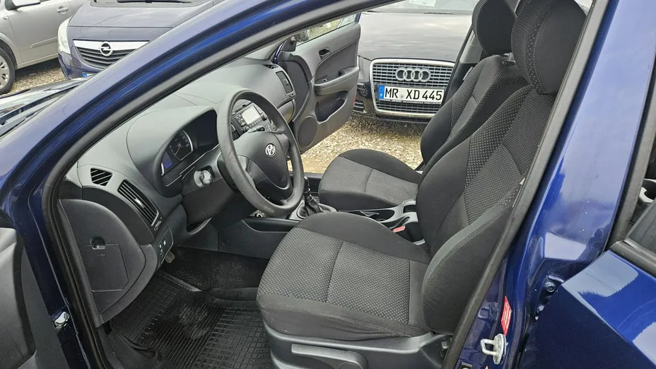 HYUNDAI i30 -