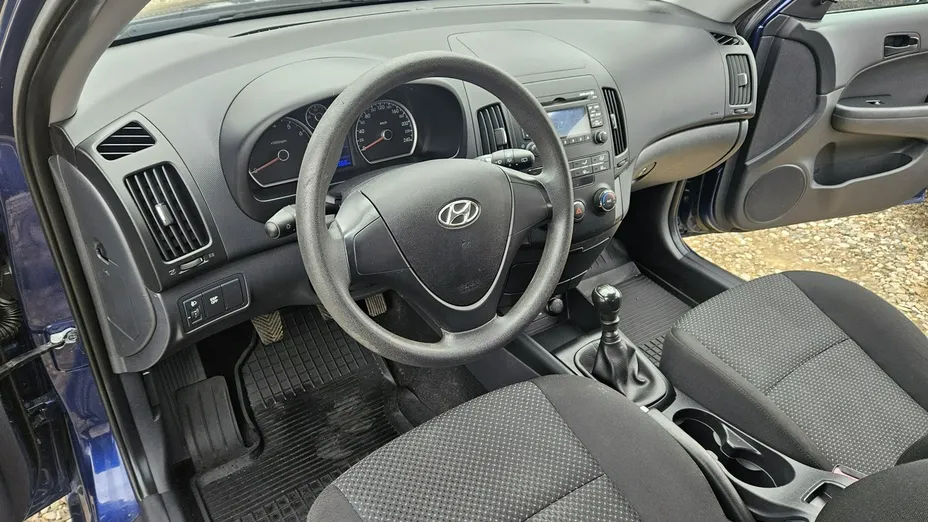 HYUNDAI i30 -