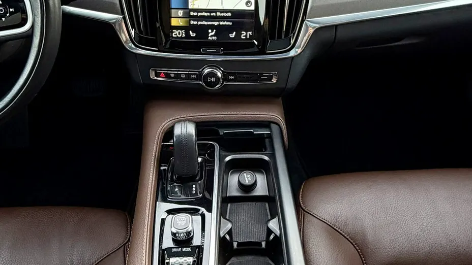 VOLVO V90 -