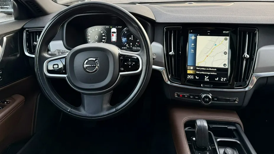 VOLVO V90 -