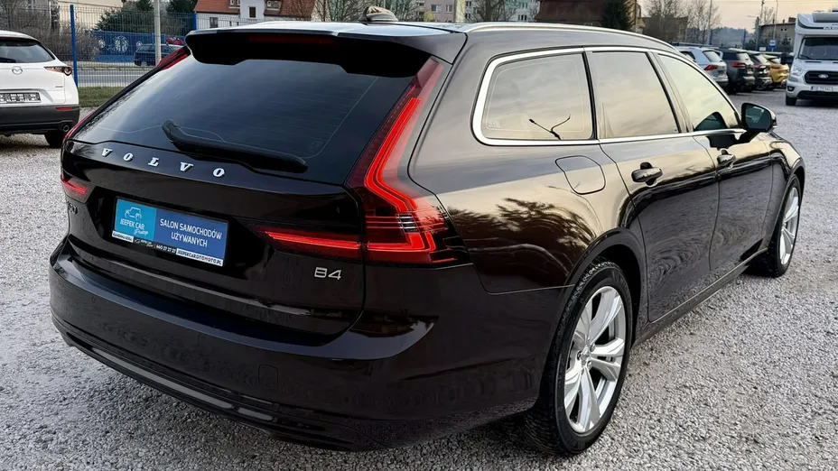 VOLVO V90 -