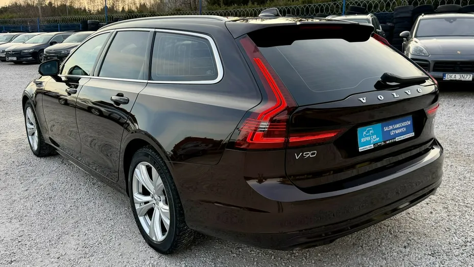 VOLVO V90 -