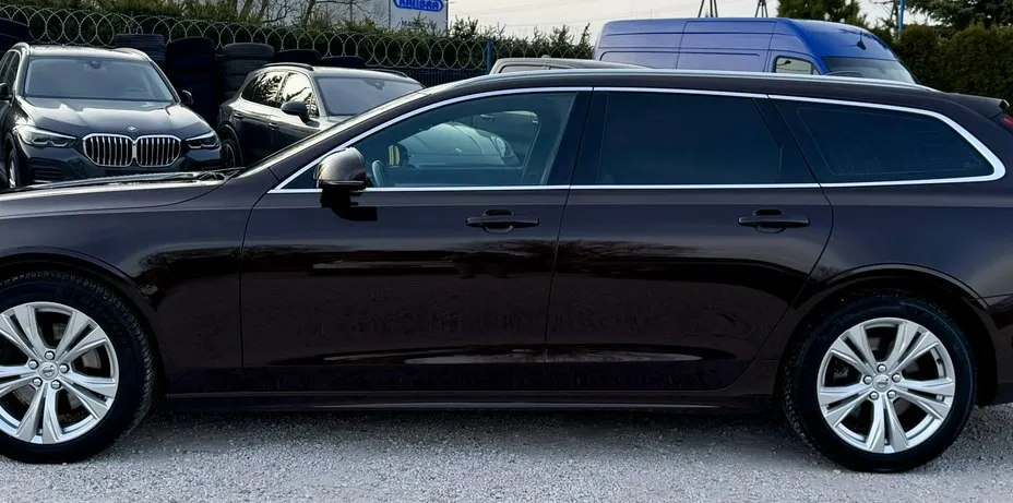 VOLVO V90 -