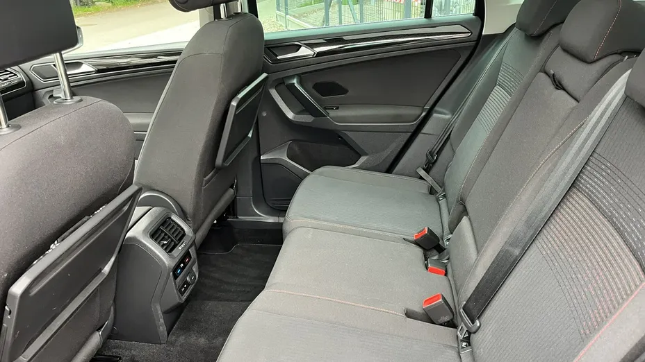 VOLKSWAGEN Tiguan -