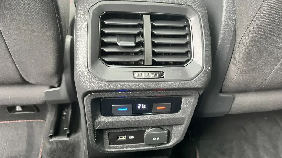 VOLKSWAGEN Tiguan -