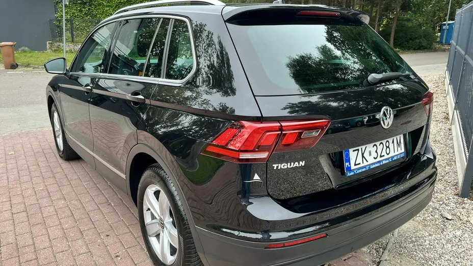 VOLKSWAGEN Tiguan -