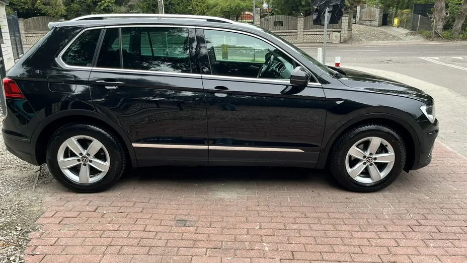 VOLKSWAGEN Tiguan -