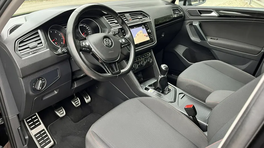 VOLKSWAGEN Tiguan -