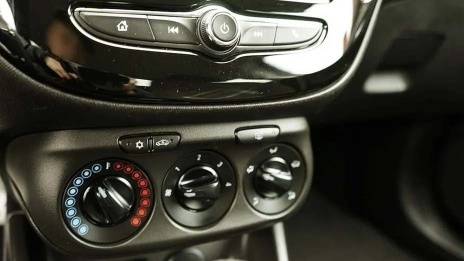 OPEL Corsa -