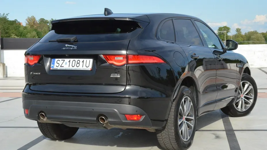 JAGUAR F-Pace -