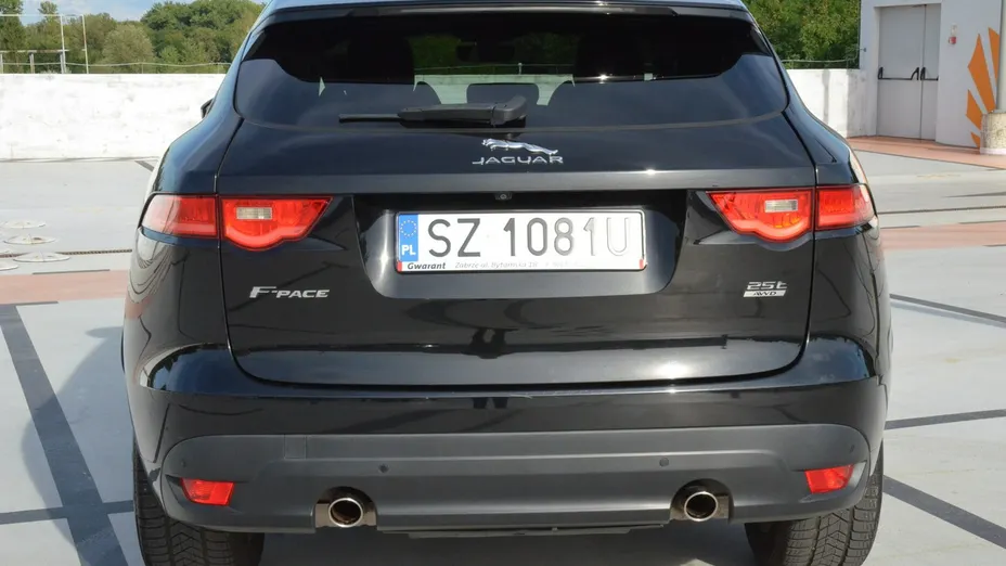 JAGUAR F-Pace -