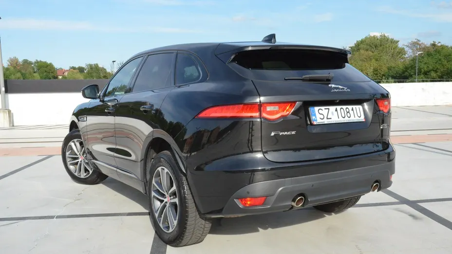 JAGUAR F-Pace -