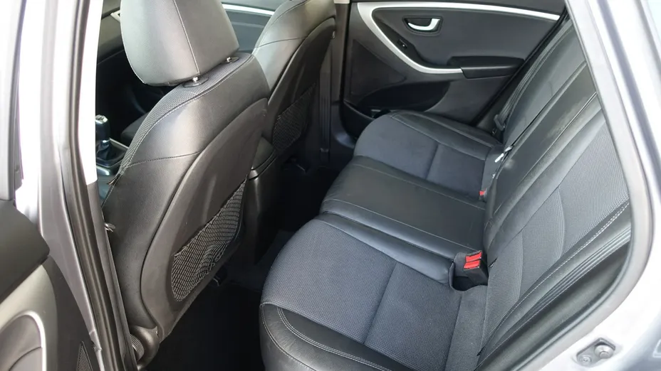 HYUNDAI i30 -