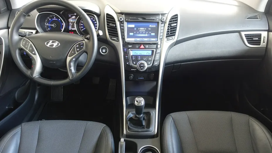 HYUNDAI i30 -