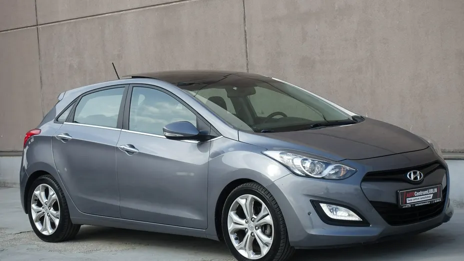 HYUNDAI i30 -