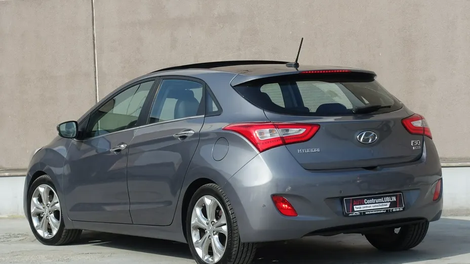 HYUNDAI i30 -
