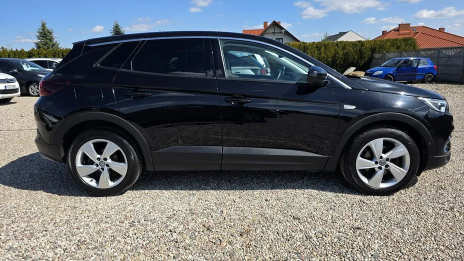 OPEL Grandland X -