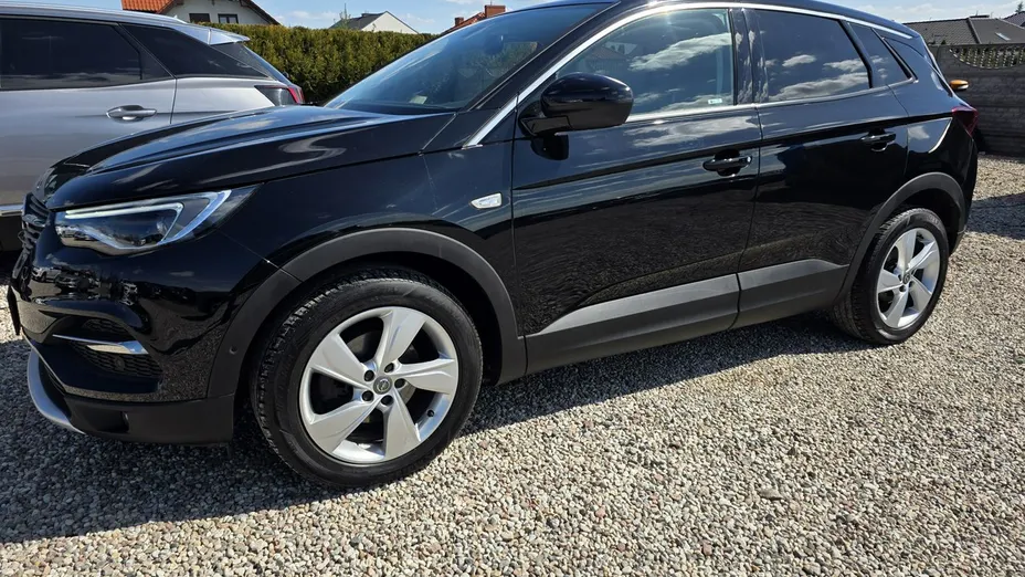 OPEL Grandland X -