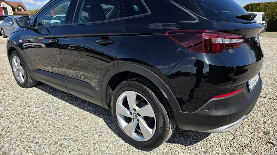 OPEL Grandland X -