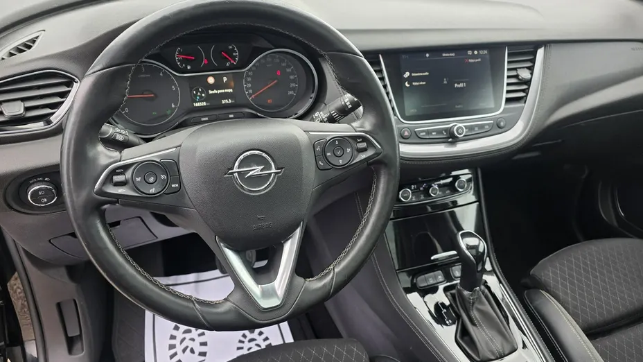 OPEL Grandland X -