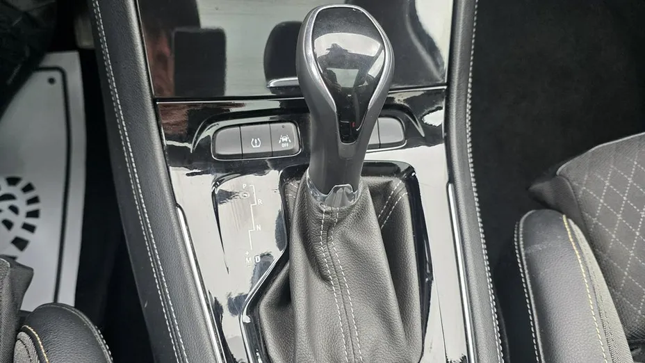OPEL Grandland X -