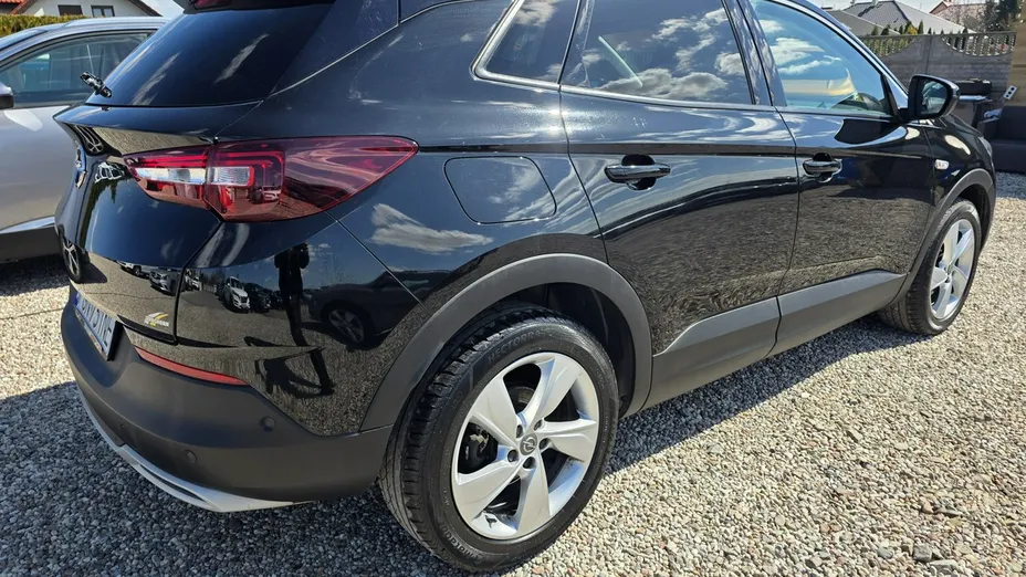 OPEL Grandland X -