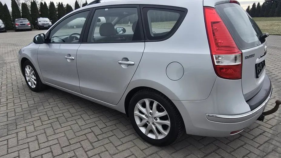 HYUNDAI i30 -
