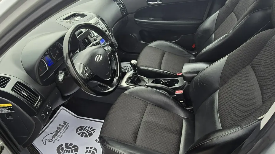 HYUNDAI i30 -