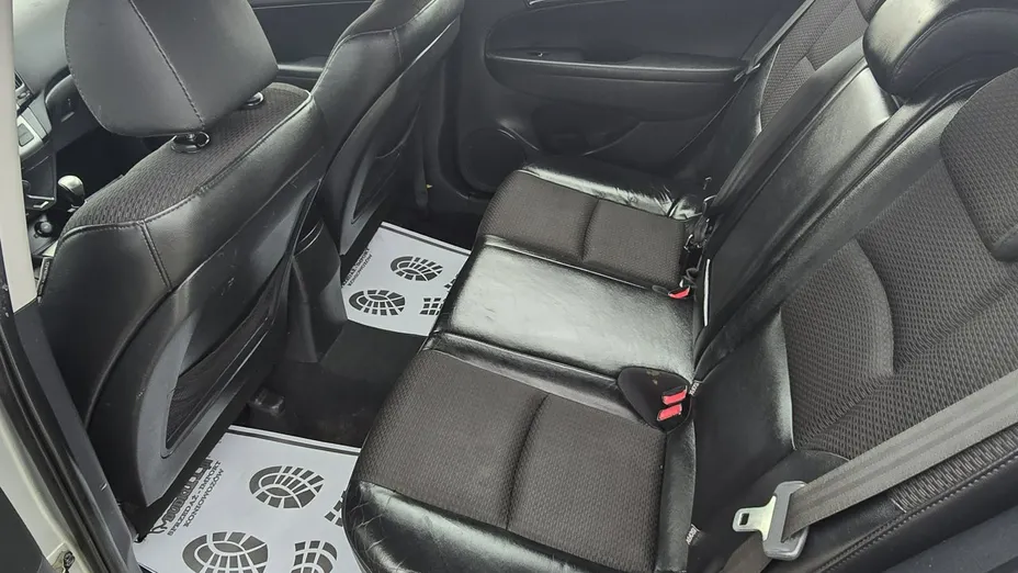 HYUNDAI i30 -