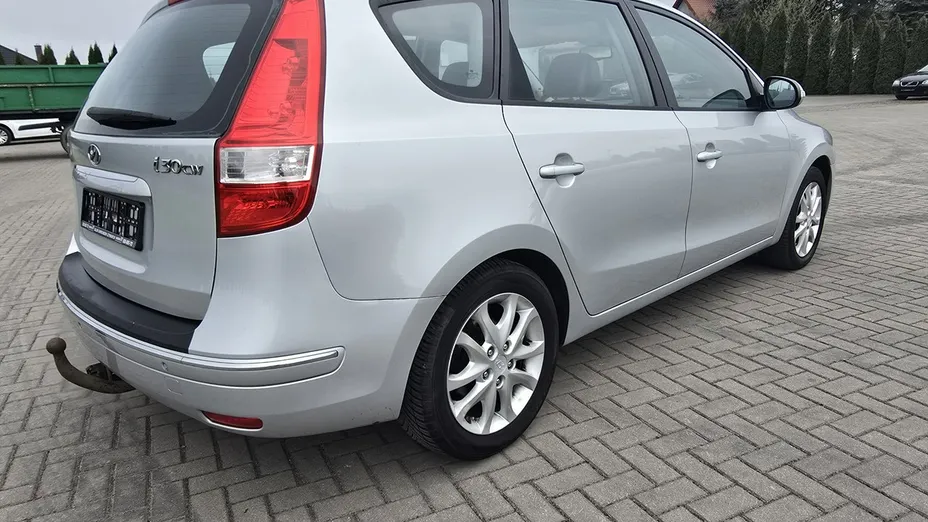 HYUNDAI i30 -