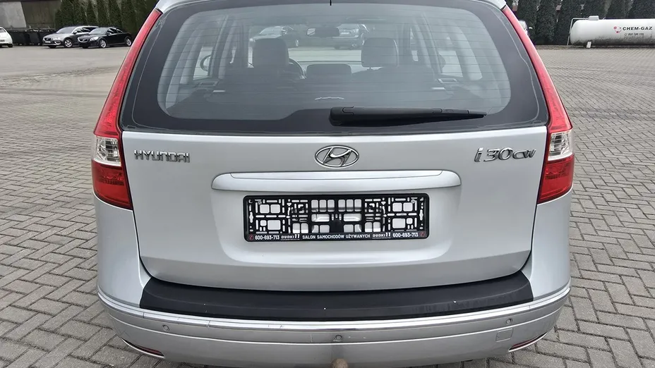 HYUNDAI i30 -
