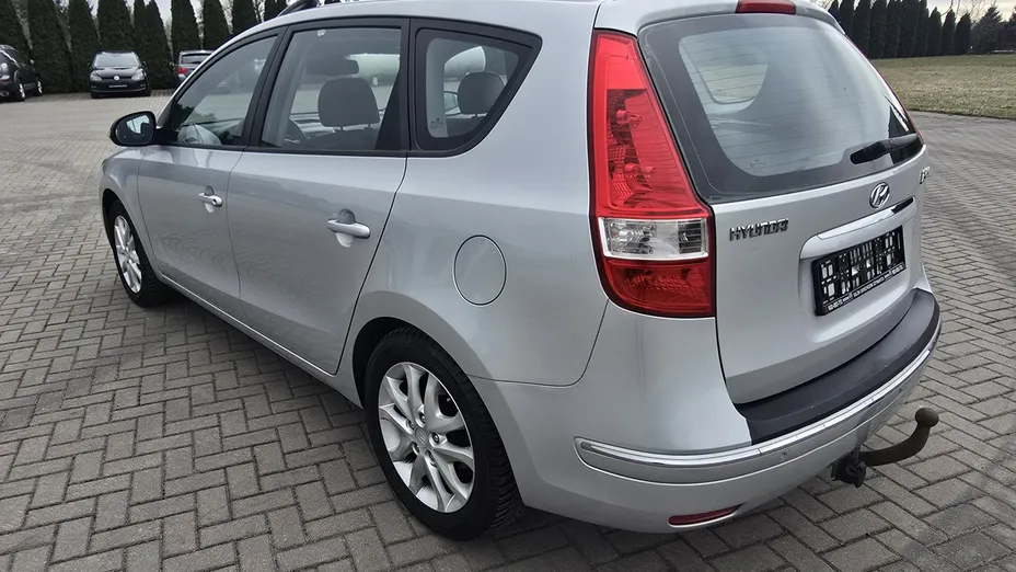HYUNDAI i30 -