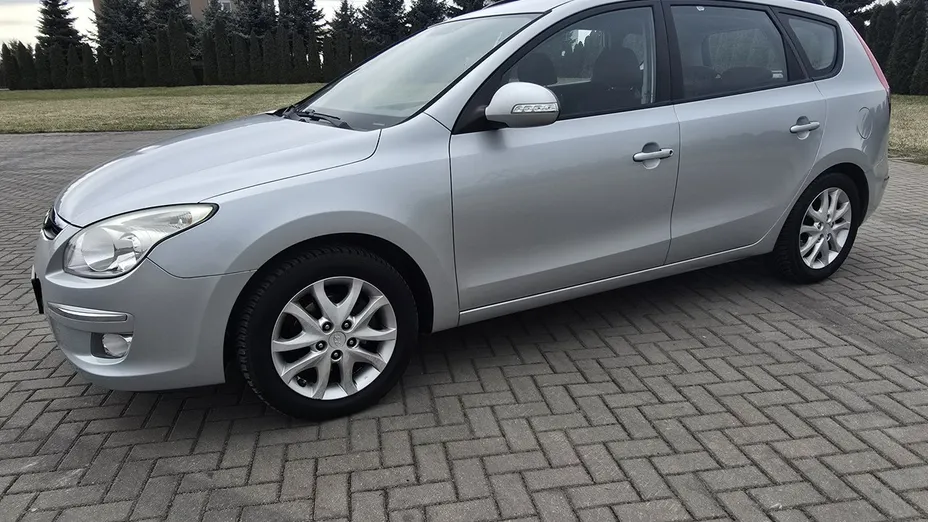HYUNDAI i30 -
