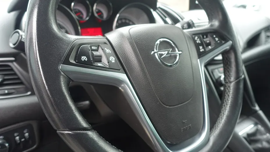 OPEL Zafira -
