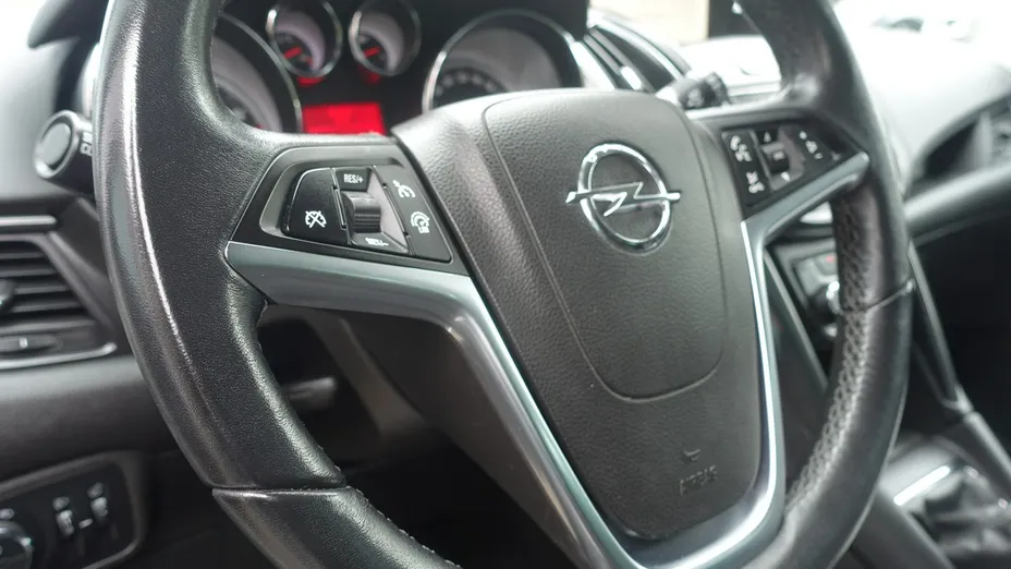 OPEL Zafira -